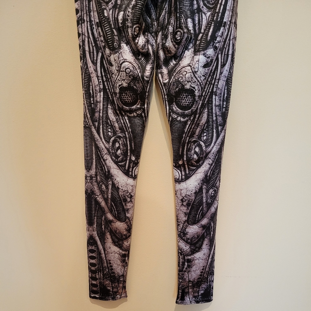Blackmilk next world machine leggings - Picture 12 of 14